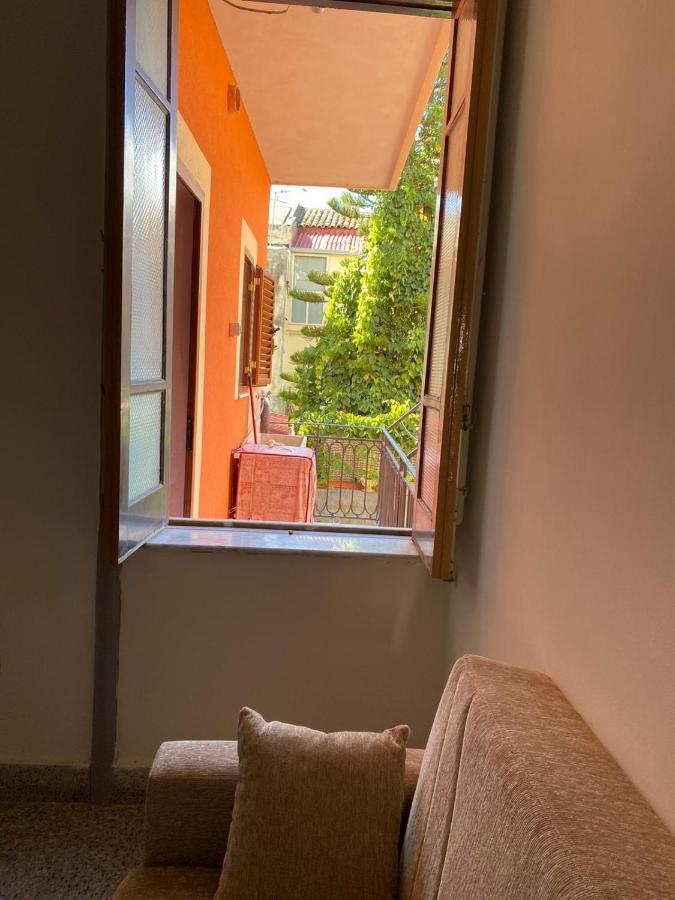Casa Vacanza Santa Teresa Di Riva Exterior photo